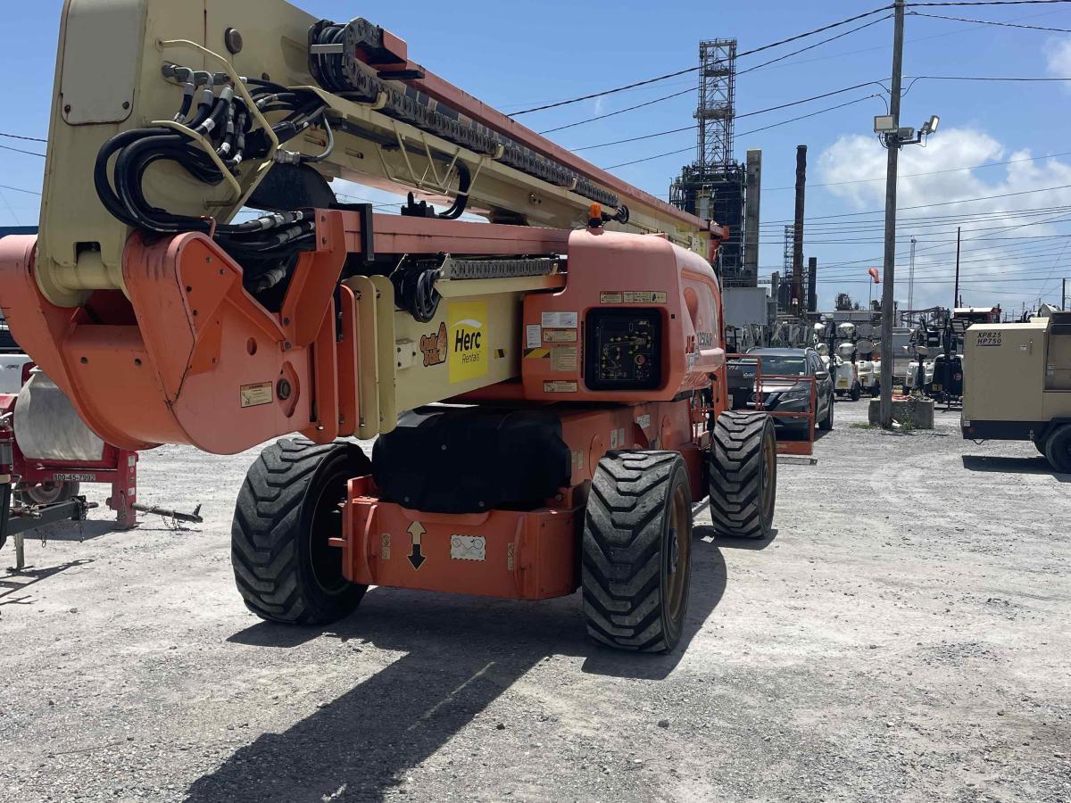 2017 JLG 1250AJP