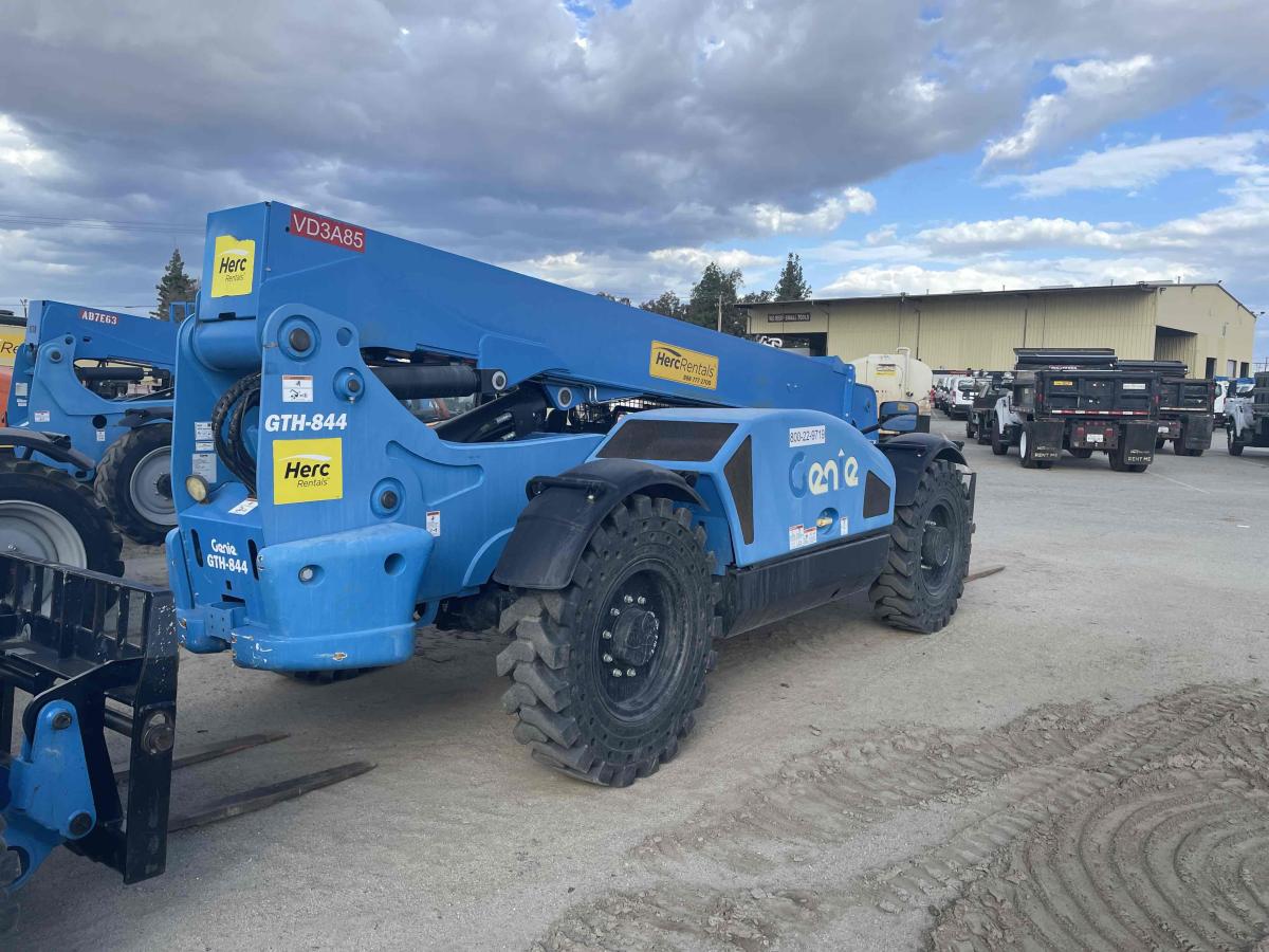 2018 Genie GTH 844-3