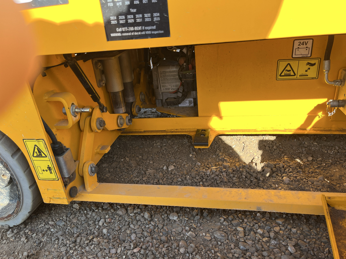 2023 JCB S1930E-10