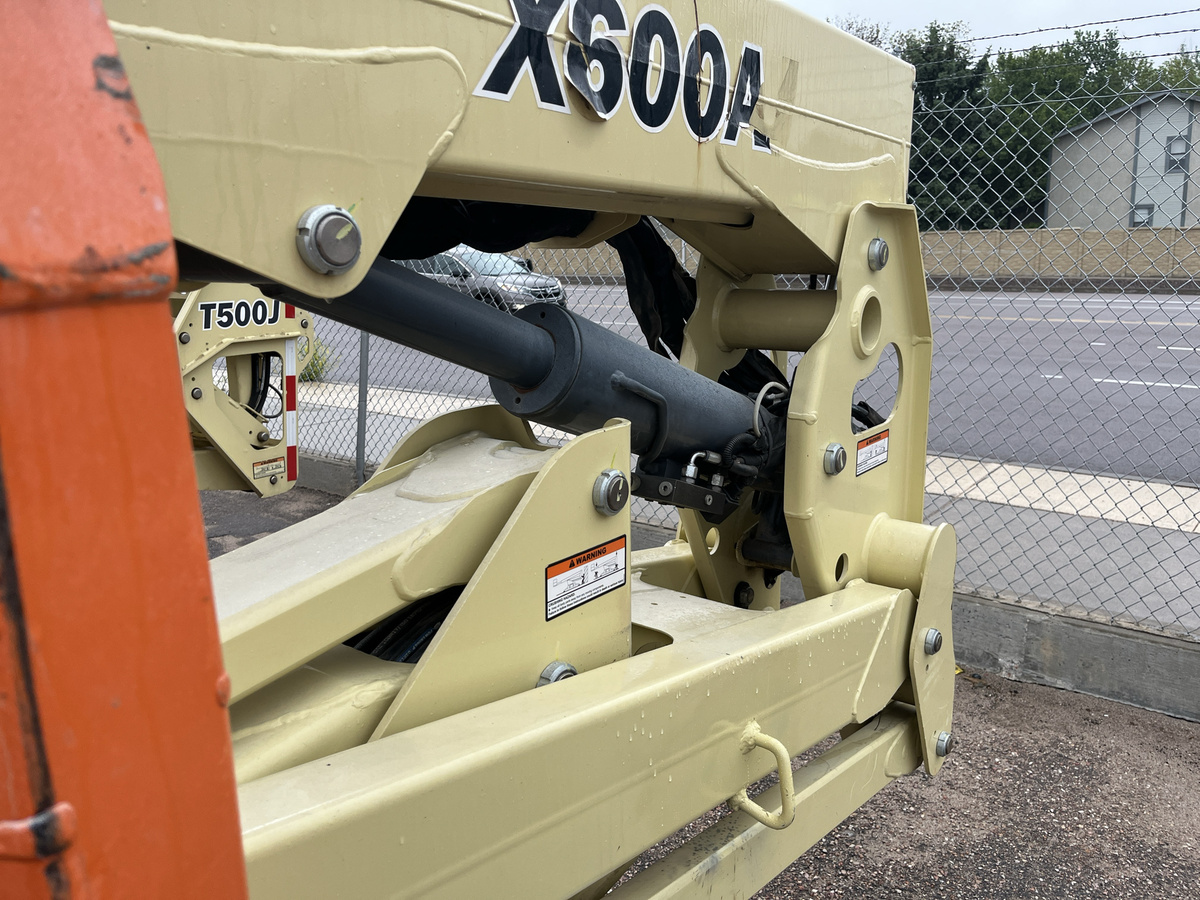 2018 JLG X600AJ-11