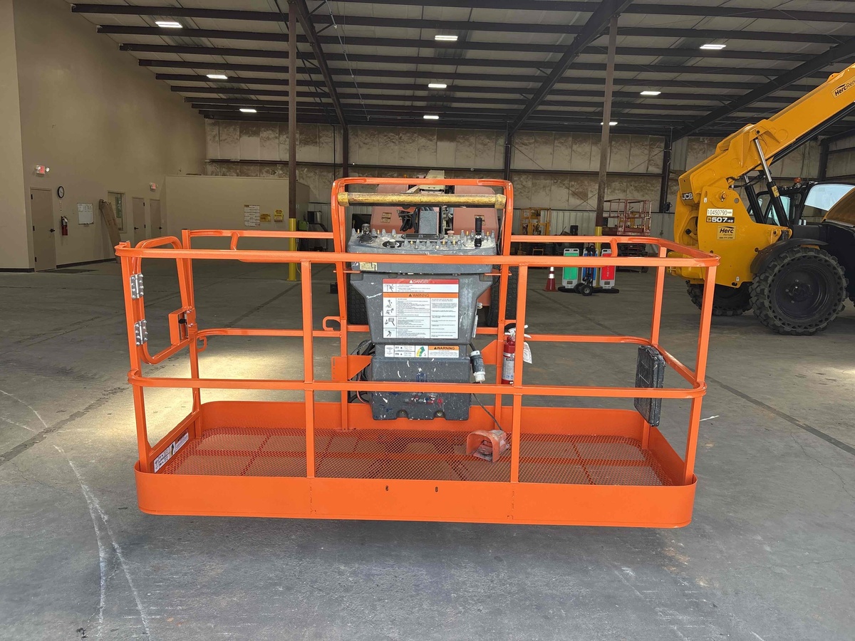 2018 JLG 660SJ-4