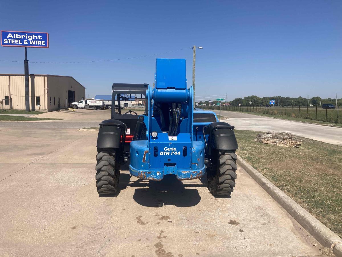 2018 Genie GTH 844
