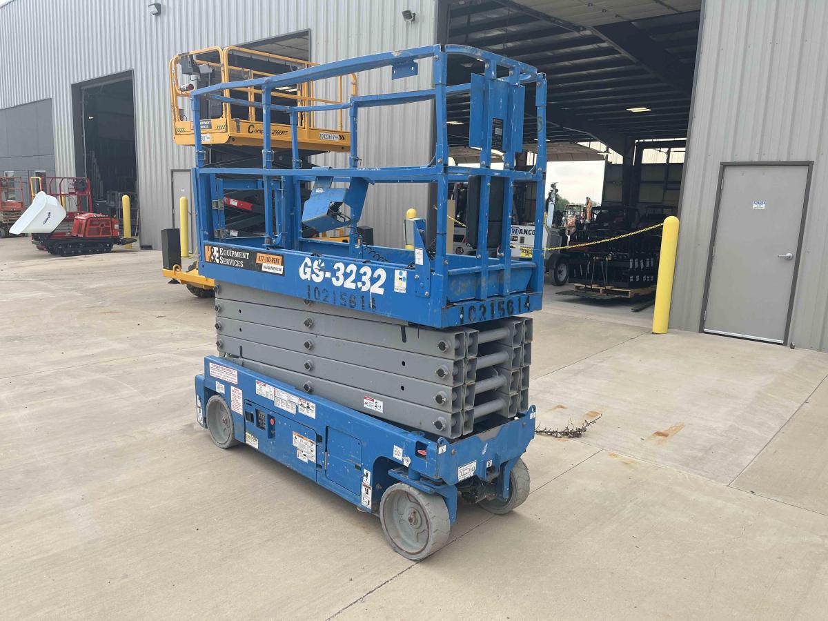 2017 Genie GS-3232-2