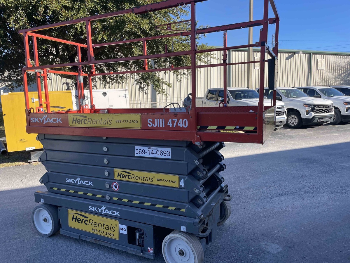2017 Skyjack SJ4740-3