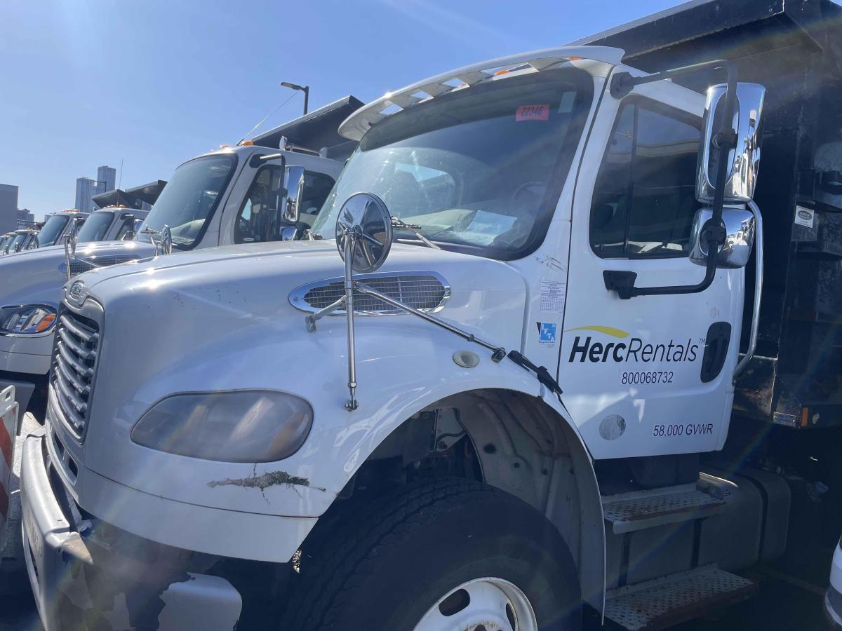 2016 Freightliner M2106