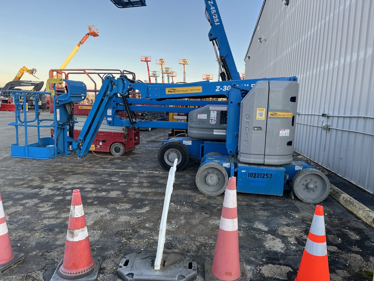 2017 Genie Z-30/20N RJ-2