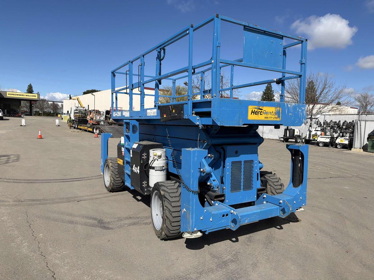 2018 Genie GS-4390 RT-3