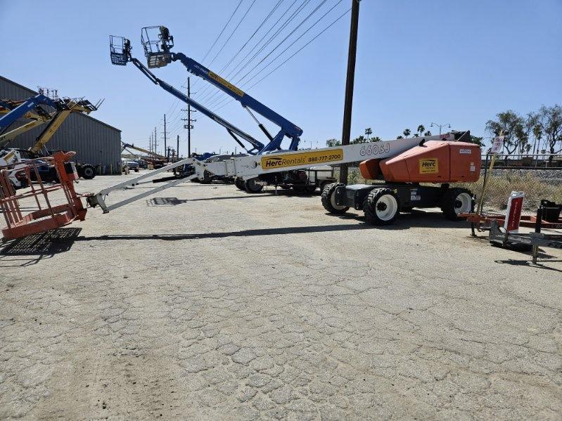 2017 JLG 660SJ