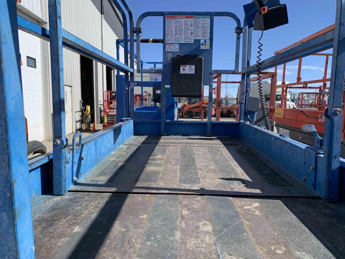 2015 Genie GS-3246