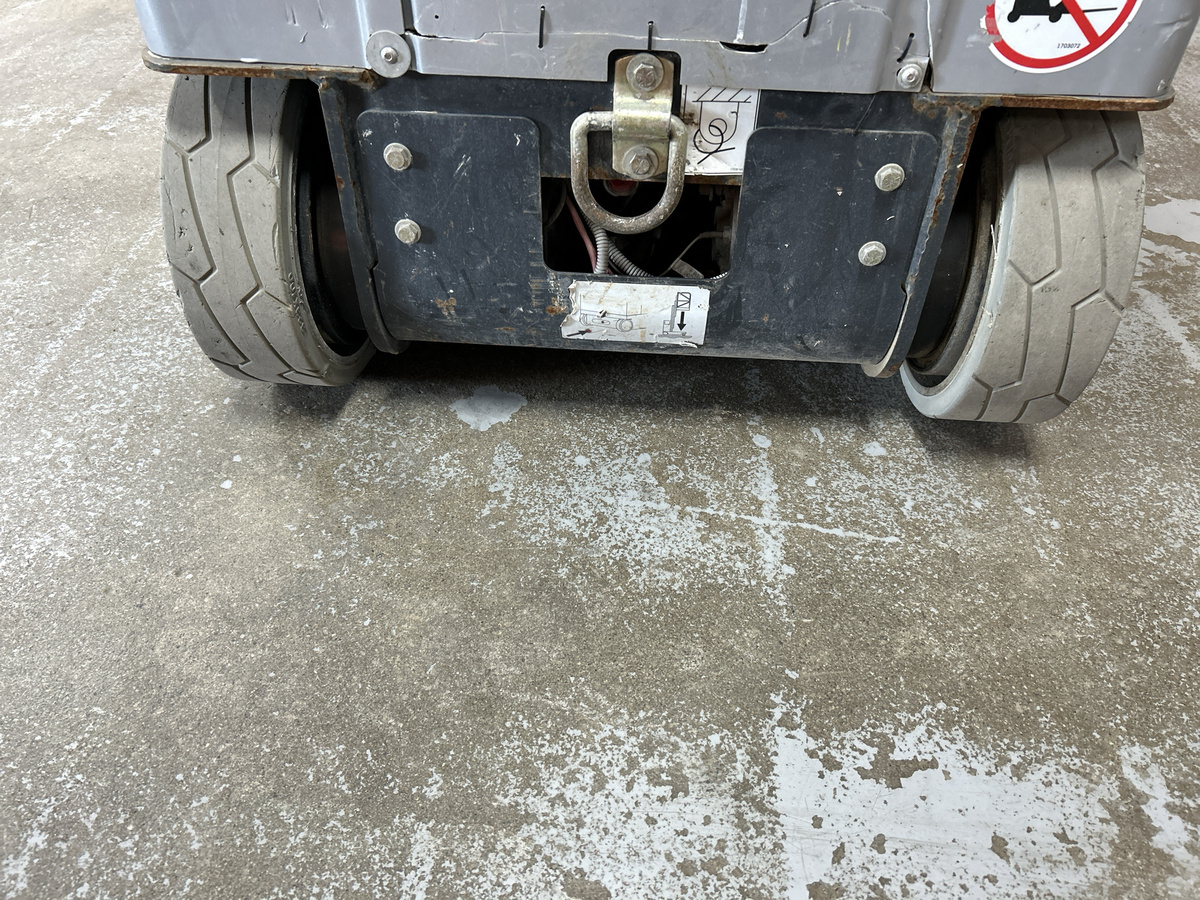 2016 JLG 20MVL-9