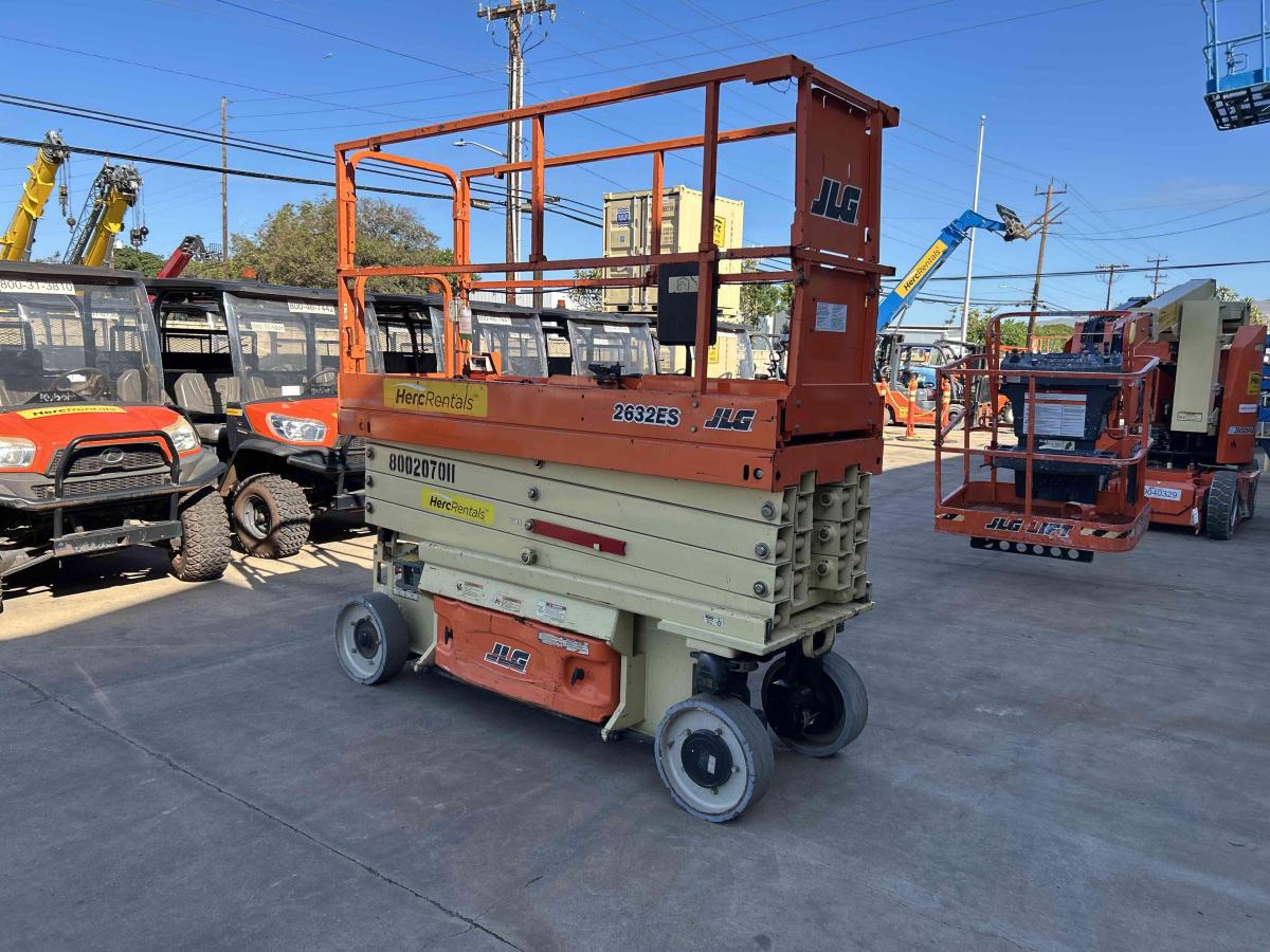 2018 JLG 2632ES
