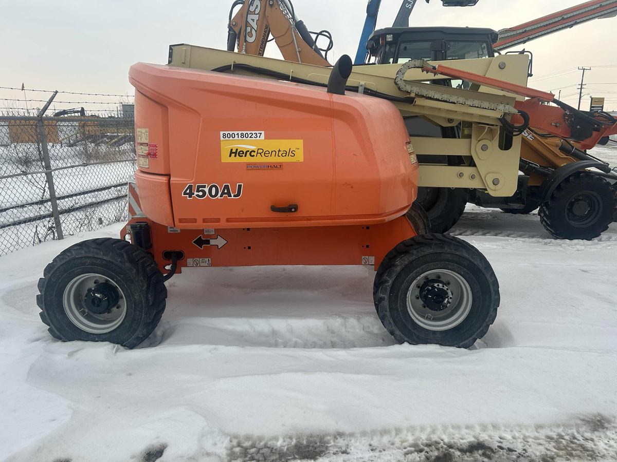 2017 JLG 450AJ-2