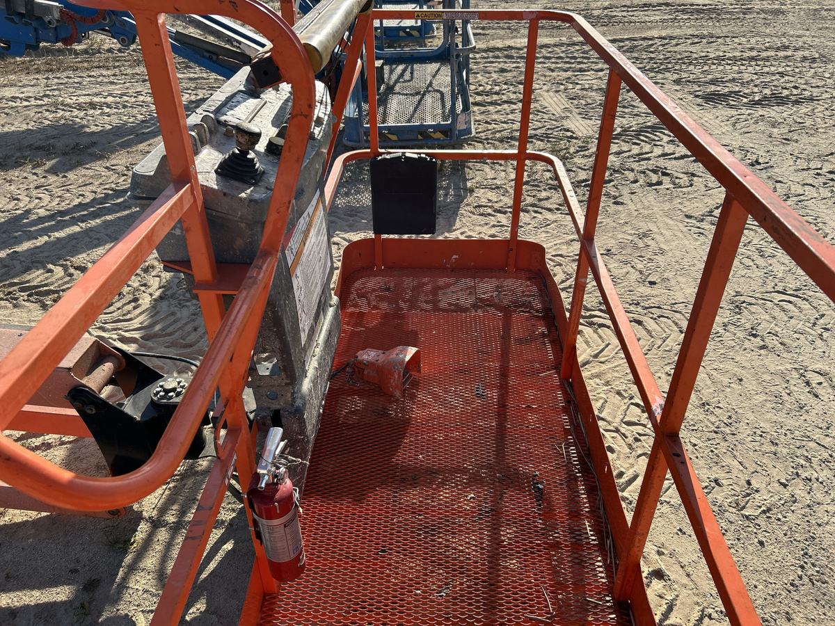 2018 JLG 460SJ-8