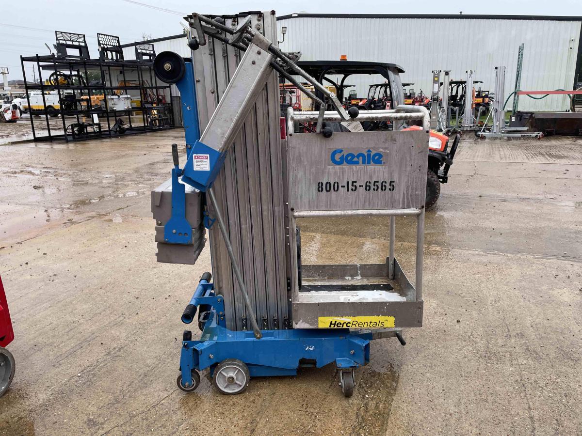 2017 Genie AWP-30S