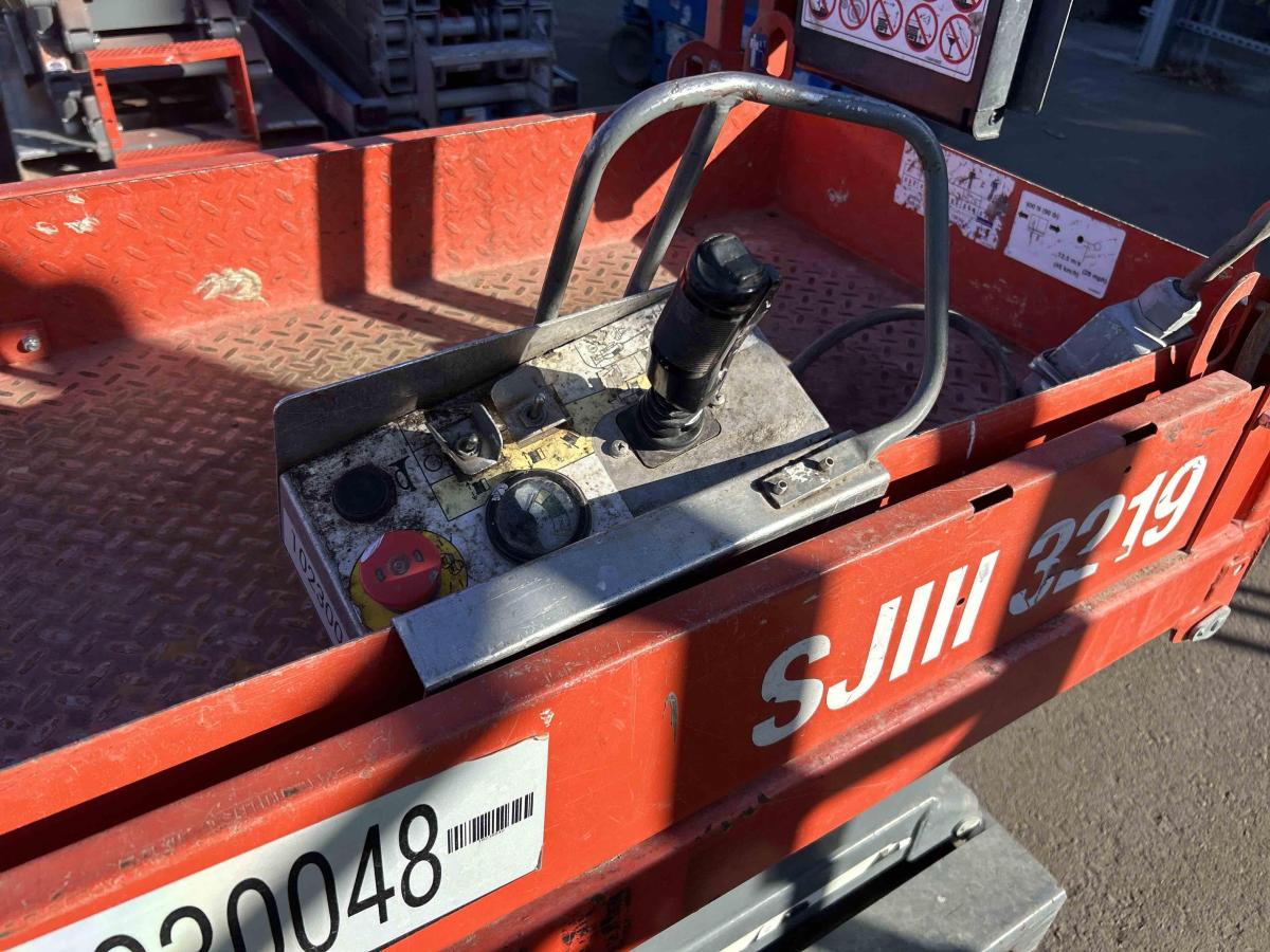 2017 Skyjack SJ3219