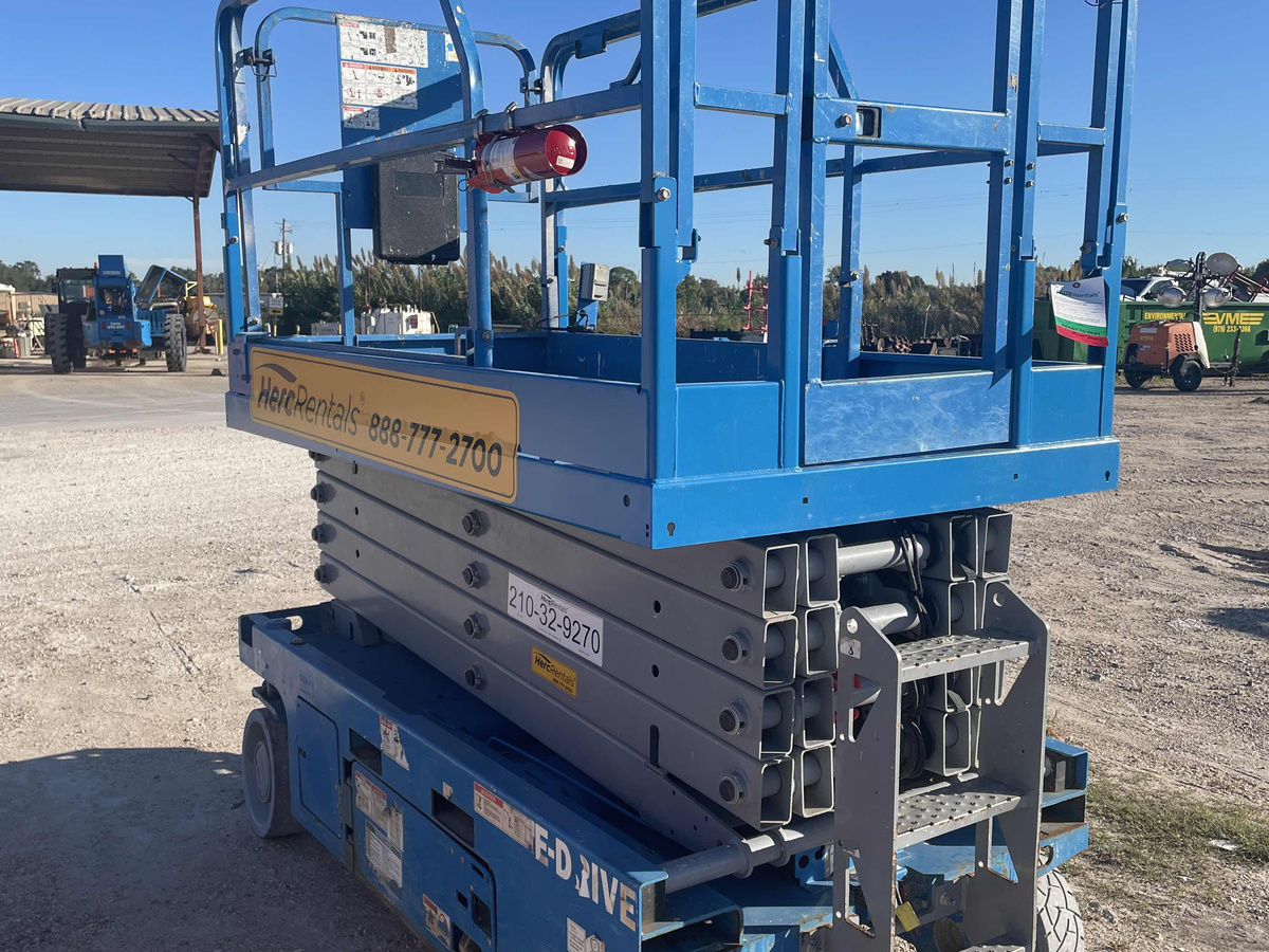 2021 Genie GS-3246-3