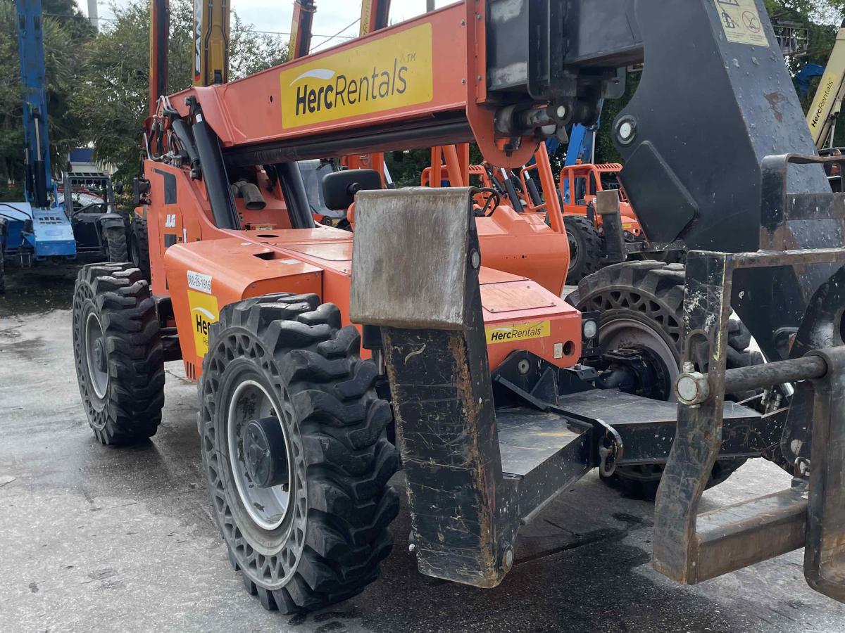 2019 SkyTrak 10042