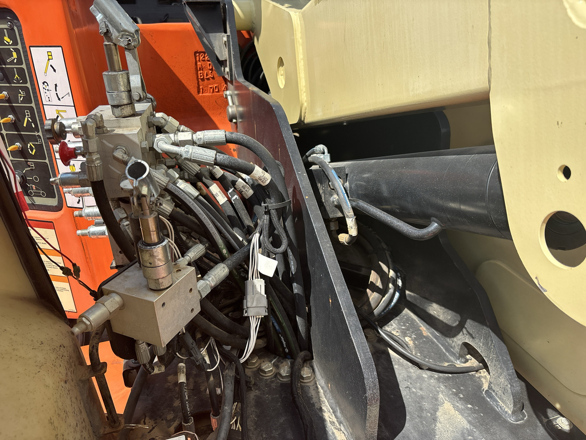 2018 JLG E450AJ-10