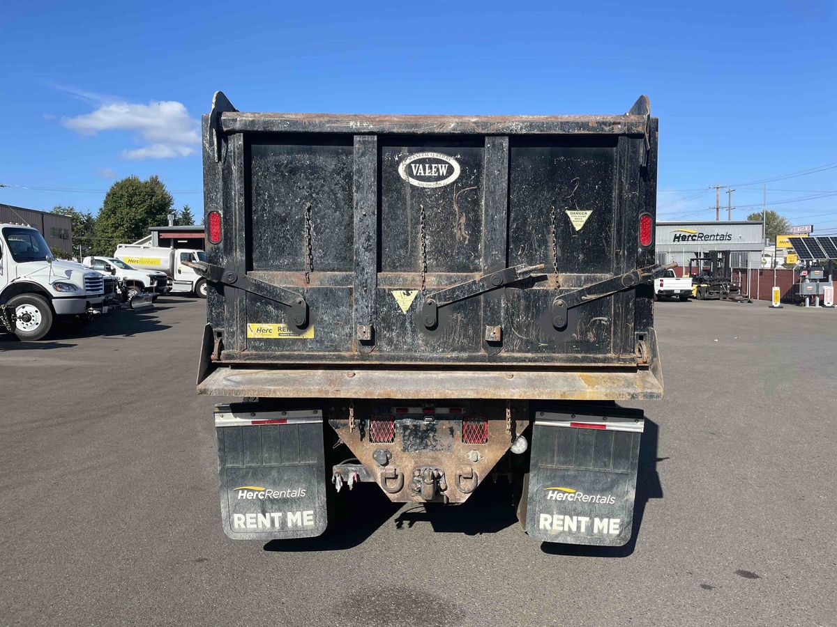 2019 Freightliner M2106-10