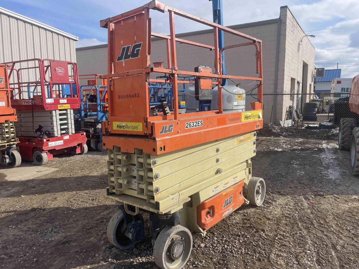 2017 JLG 2632ES