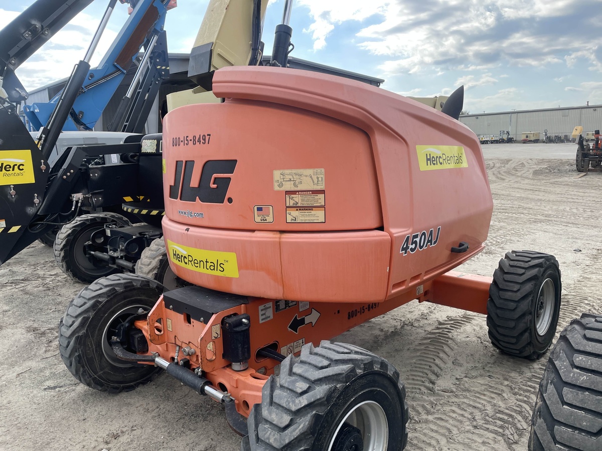 2017 JLG 450AJ-3