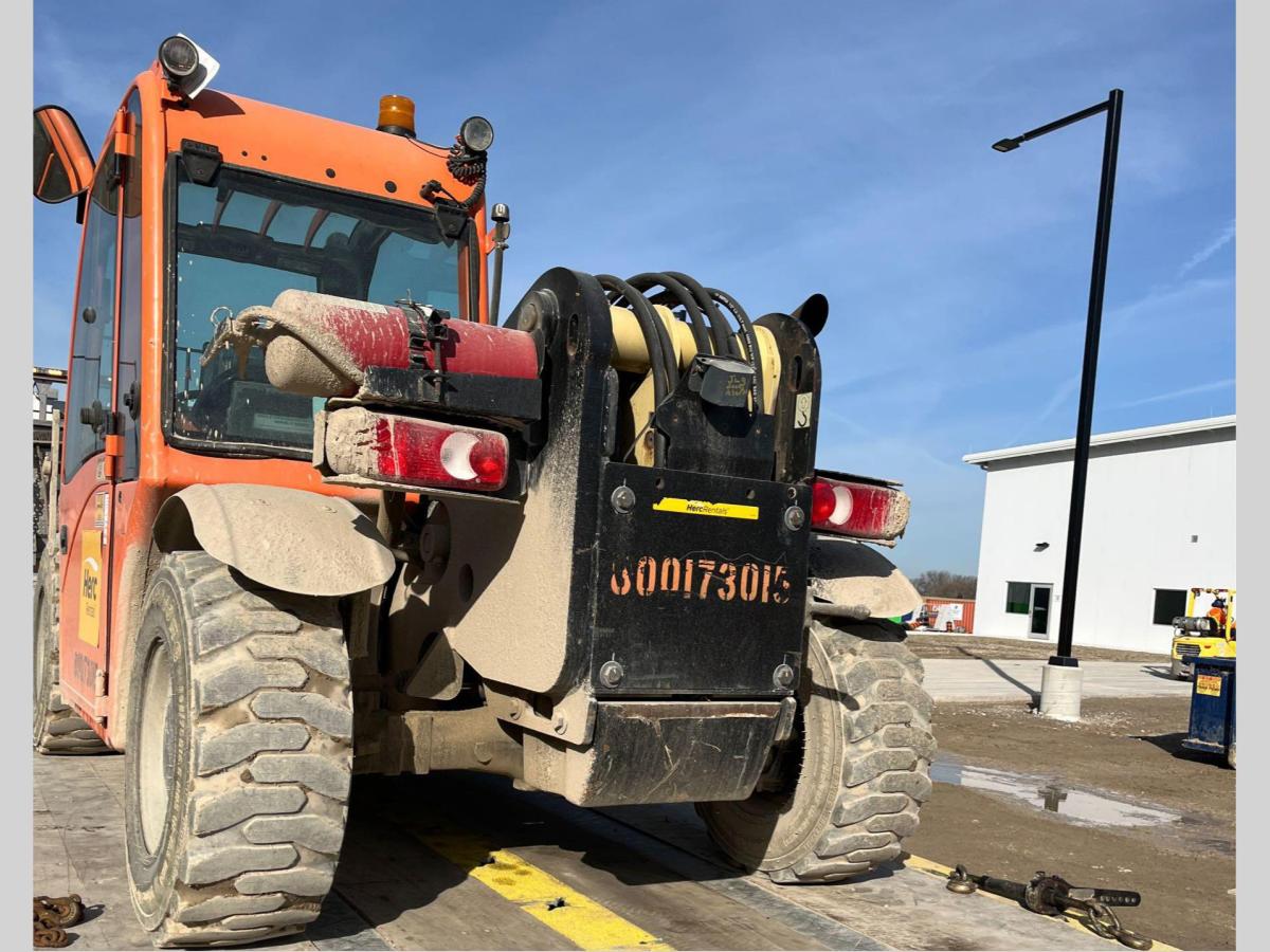 2017 JLG G5-18A