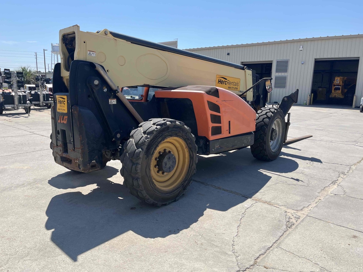 2016 JLG 1055-4