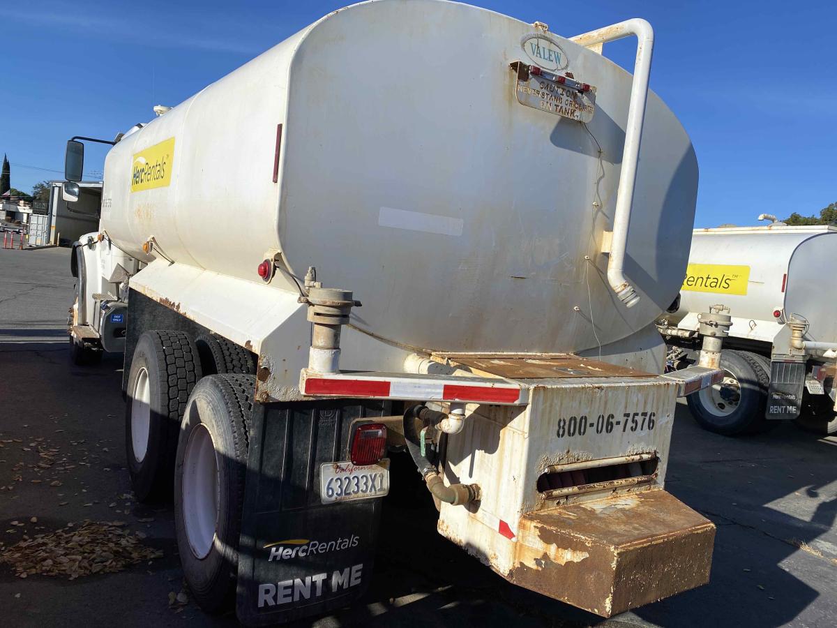 2016 Freightliner M2106-6