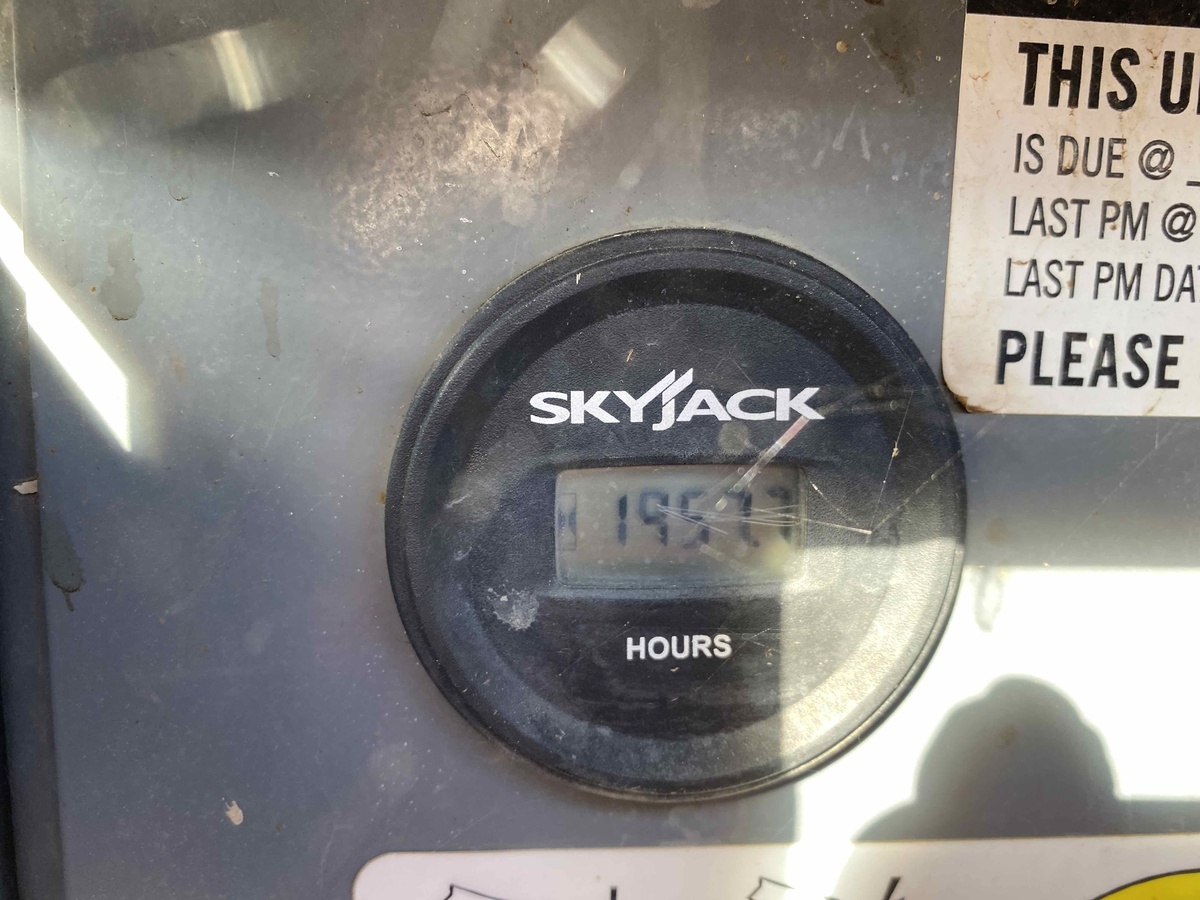 2017 Skyjack SJ-6832RT-6
