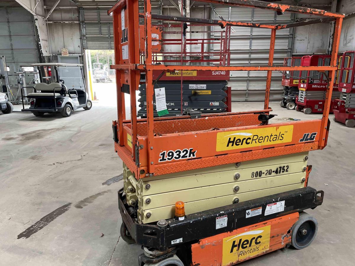 2018 JLG 1932R