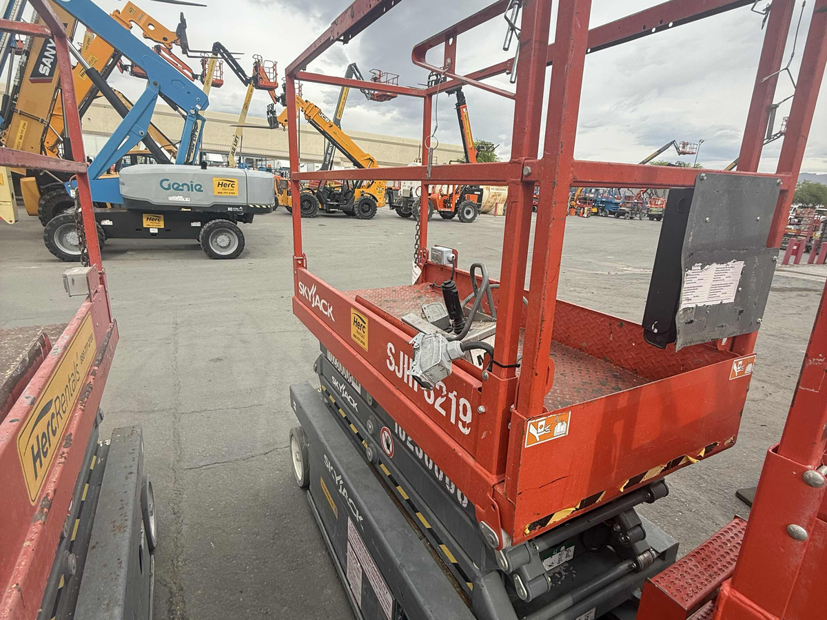 2017 Skyjack SJ3219-4