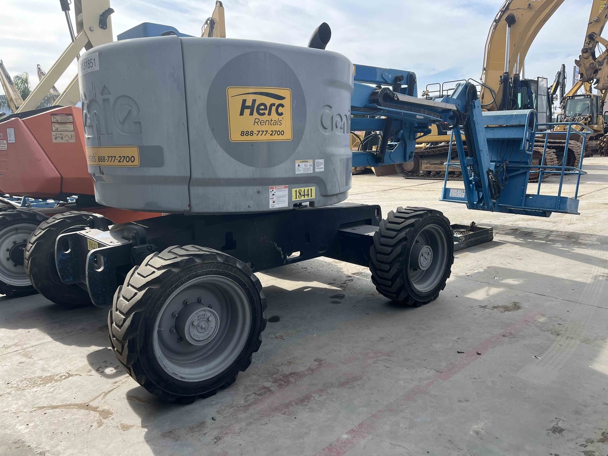 2013 Genie Z-45/25J RT-9
