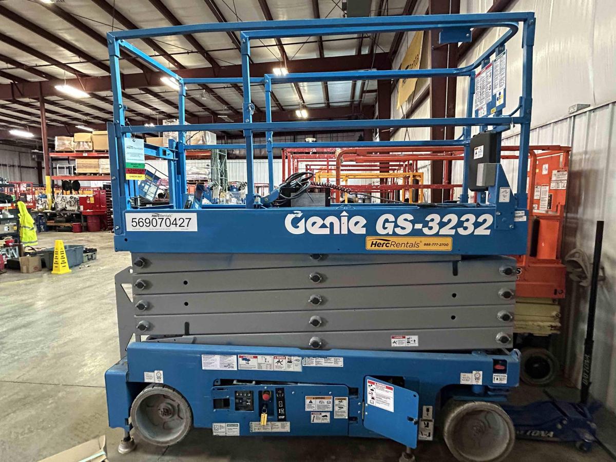 2017 Genie GS-3232