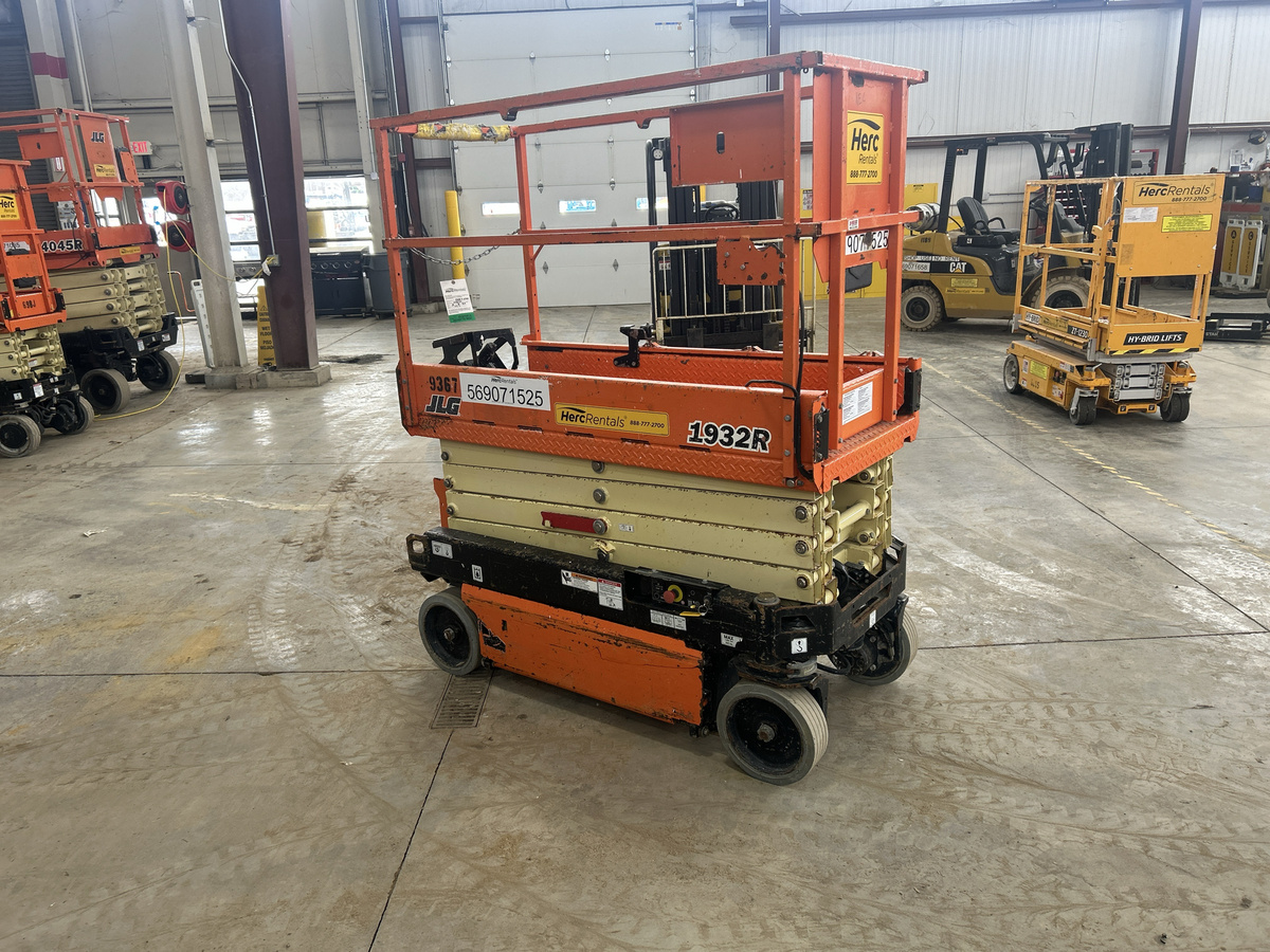 2018 JLG 1932R