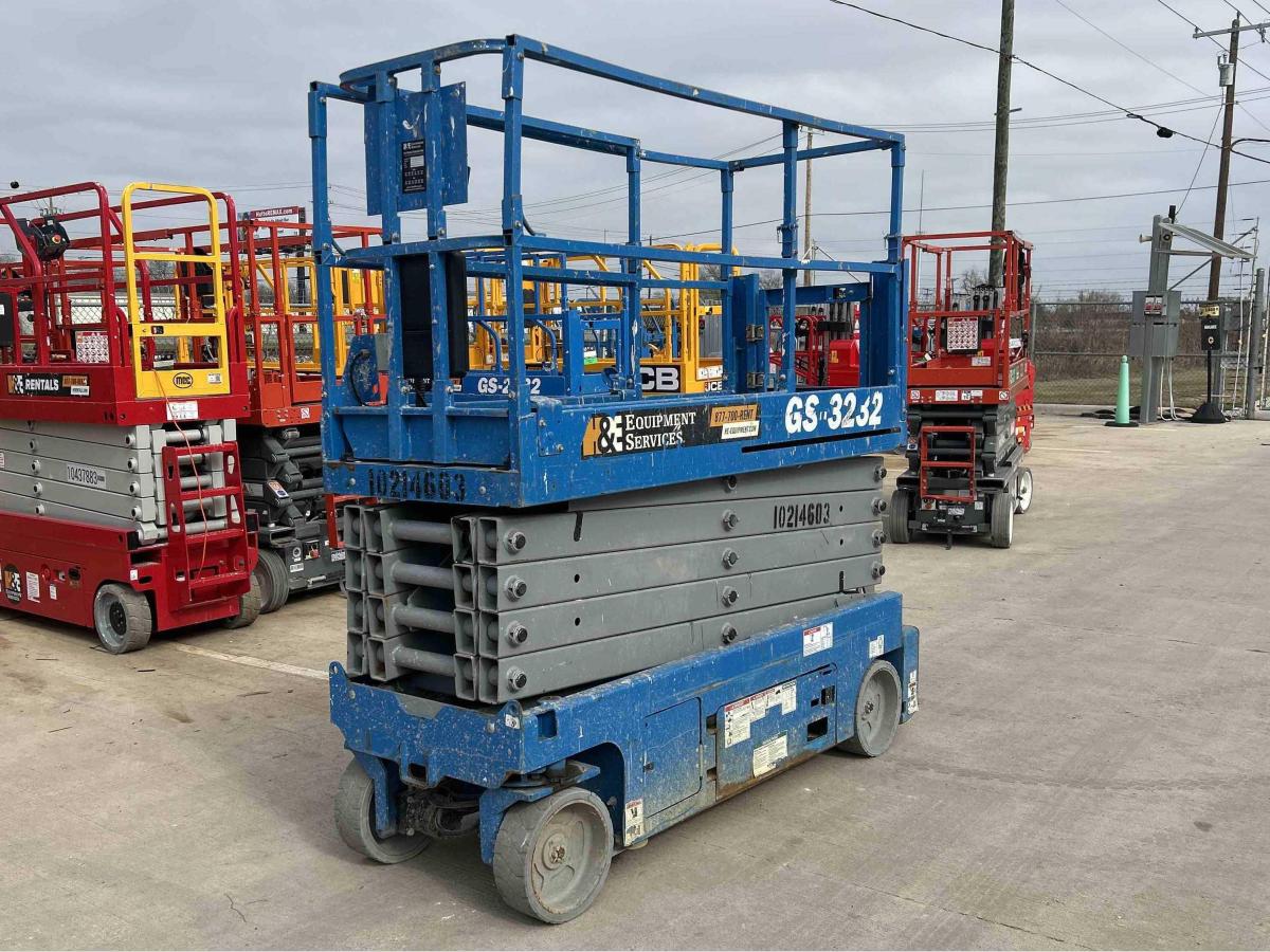 2017 Genie GS-3232