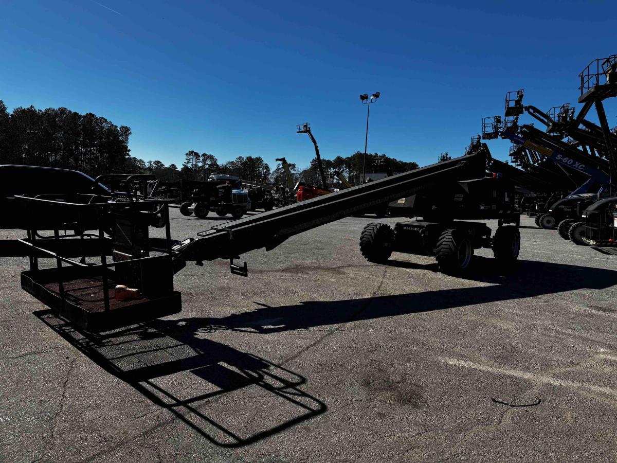 2015 JLG 800S
