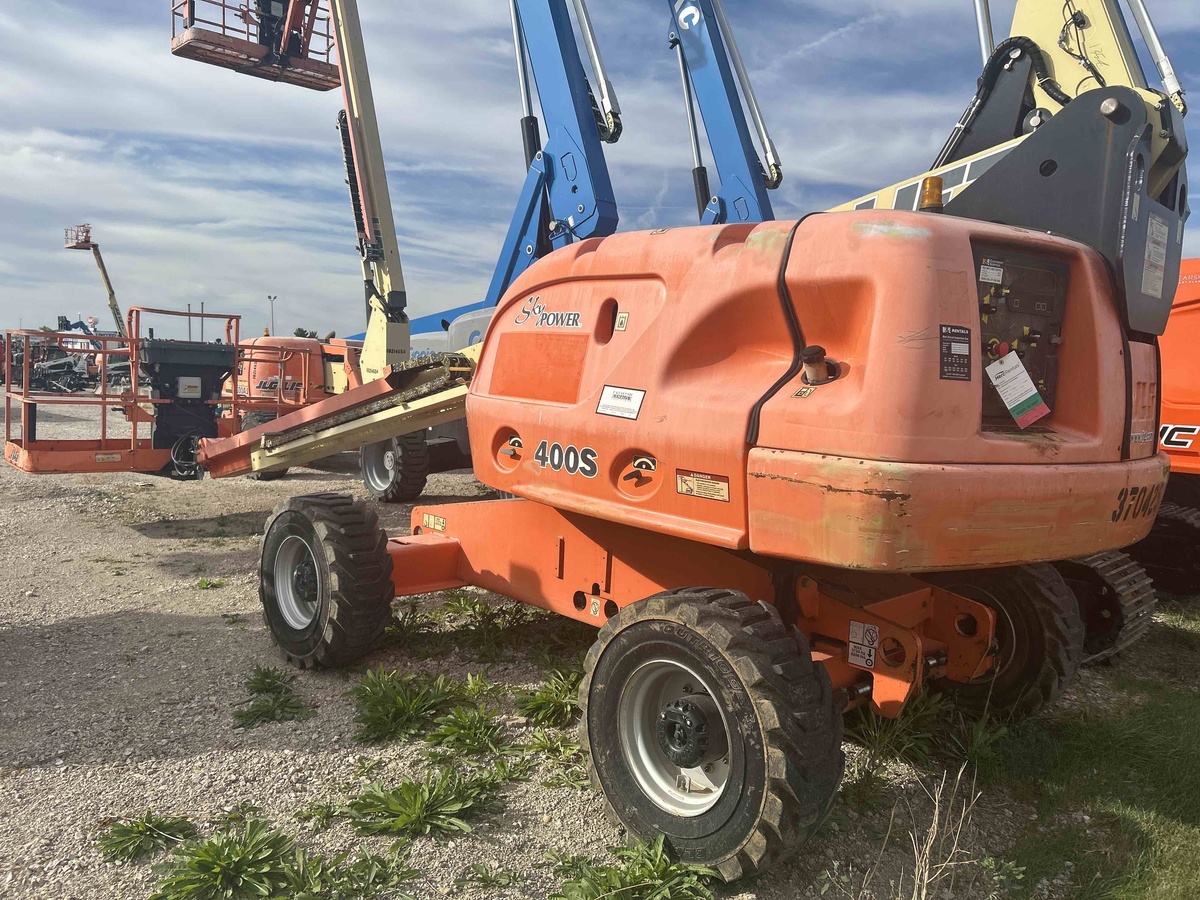 2007 JLG 400S