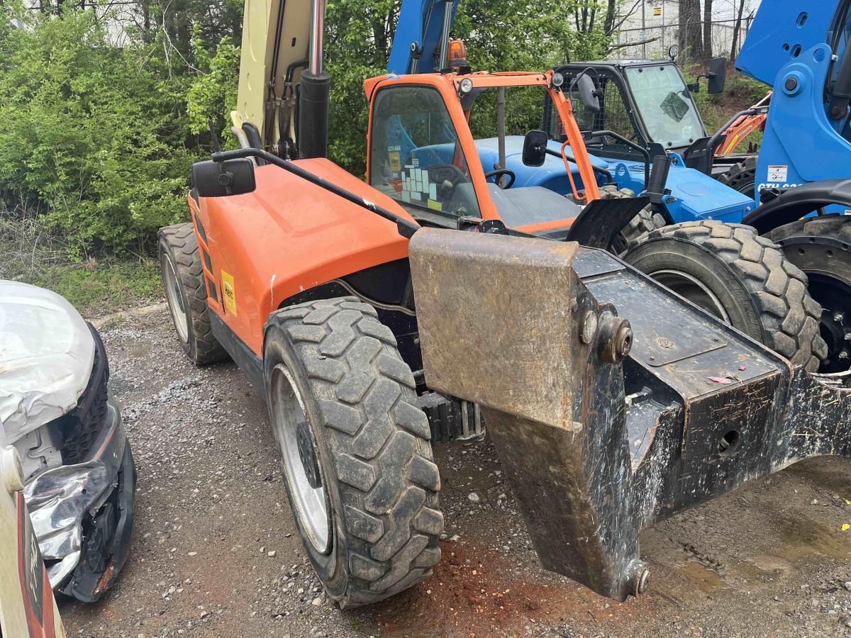 2016 JLG 1255