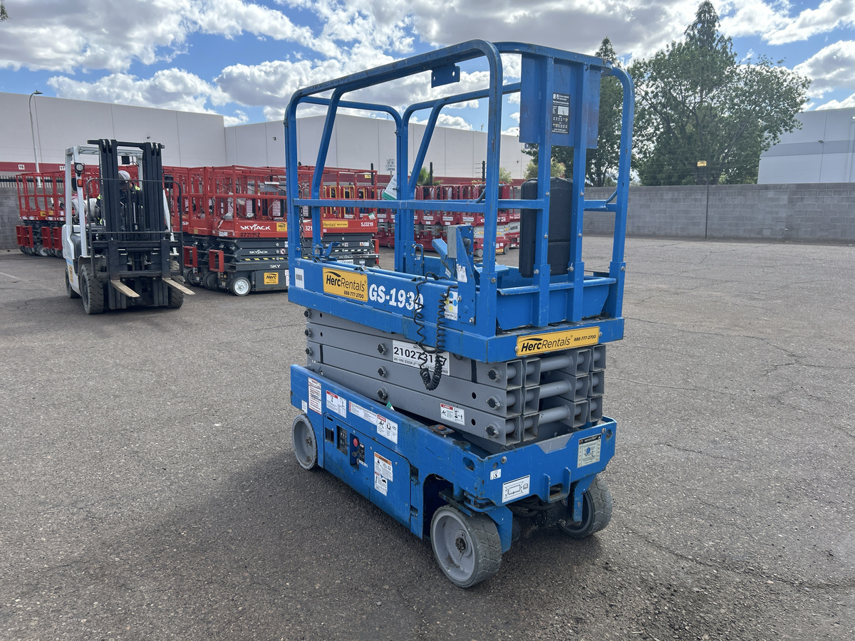 2019 Genie GS-1930