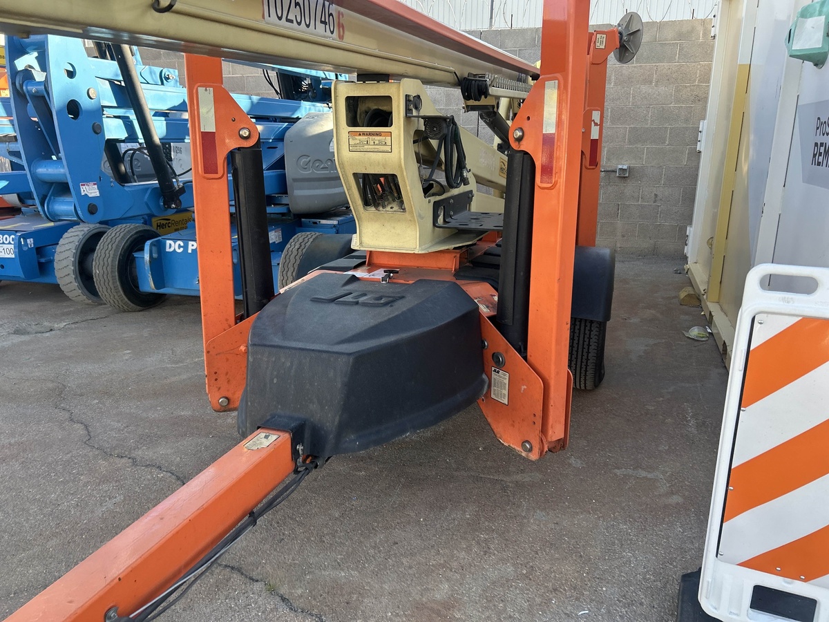 2018 JLG T500J-18