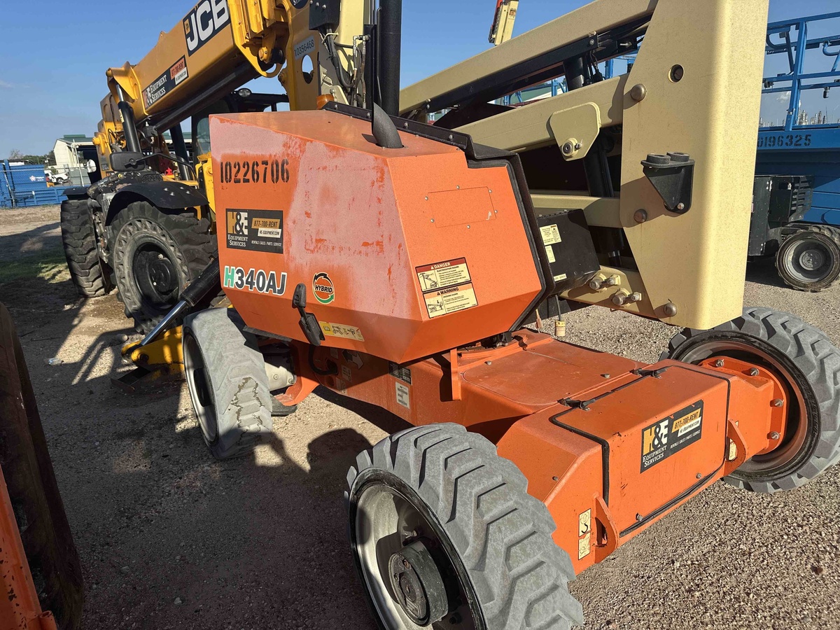 2017 JLG H340AJ-4