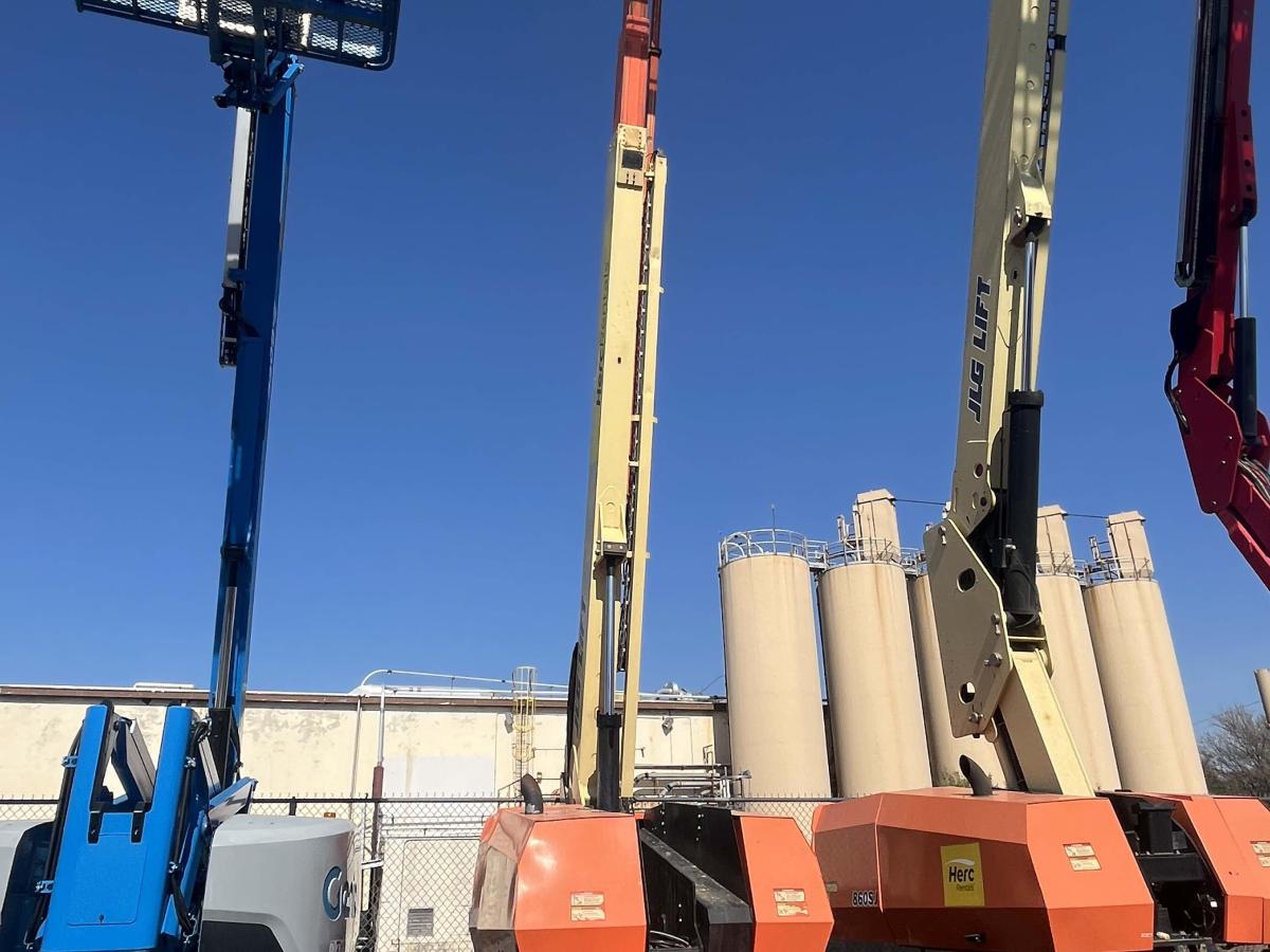 2016 JLG 600S