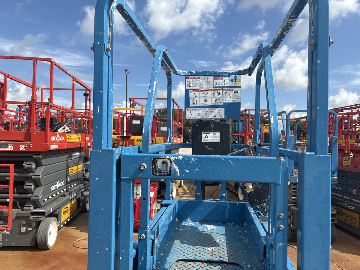 2019 Genie GS1330M-11