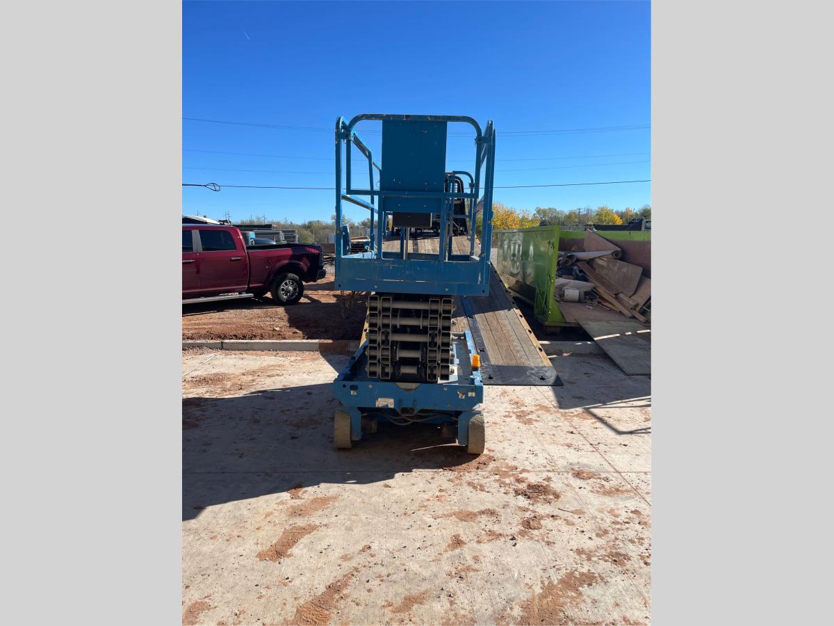 2017 Genie GS-4047