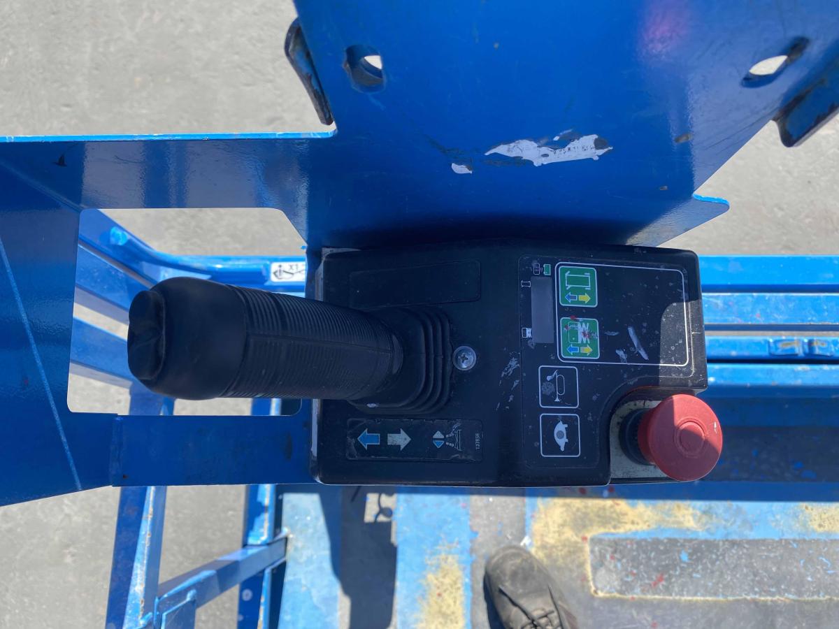 2017 Genie GS-4047