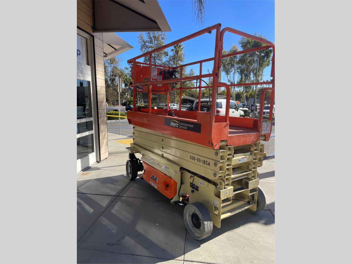 2016 JLG 3246ES