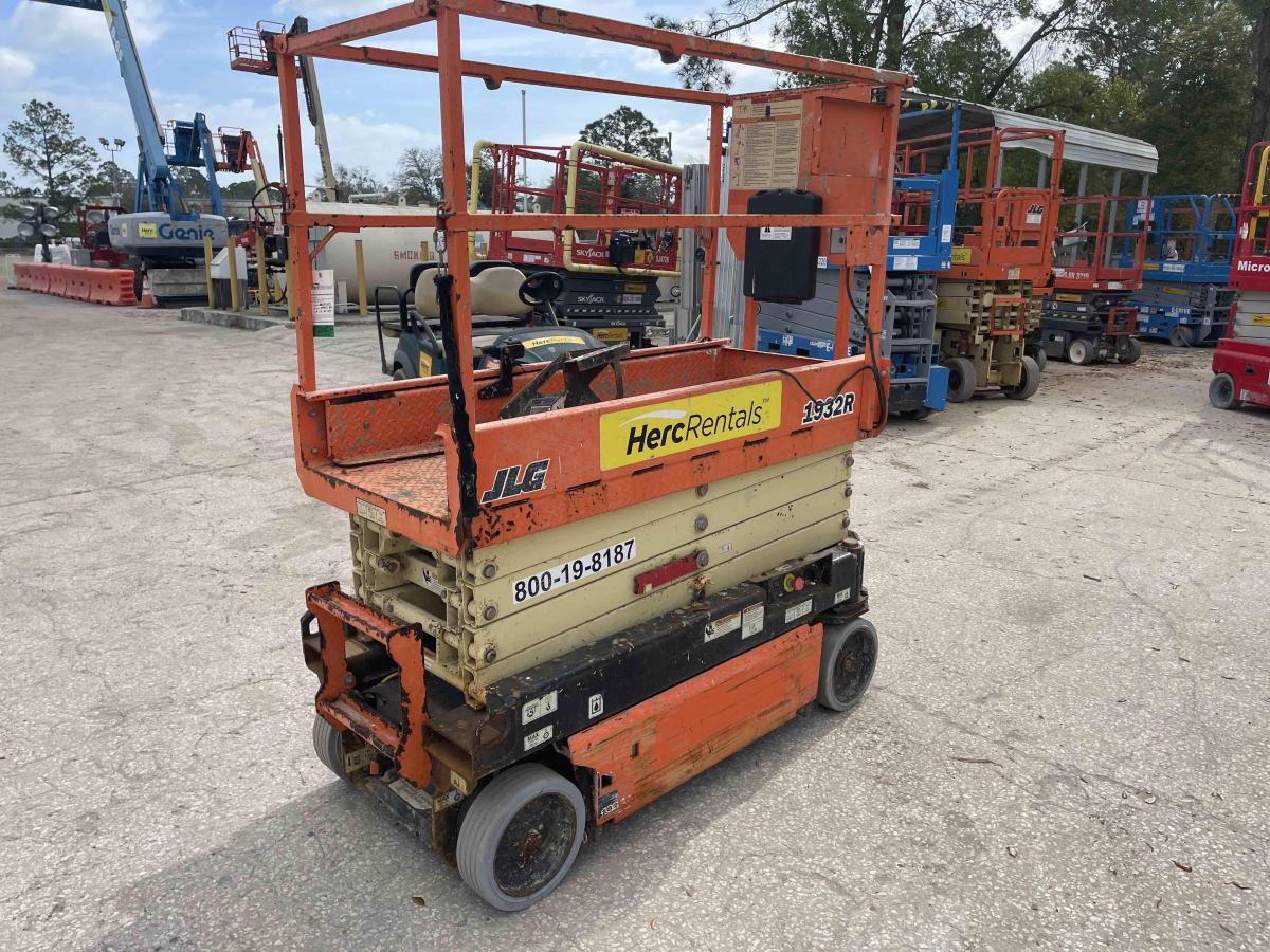 2018 JLG 1932R