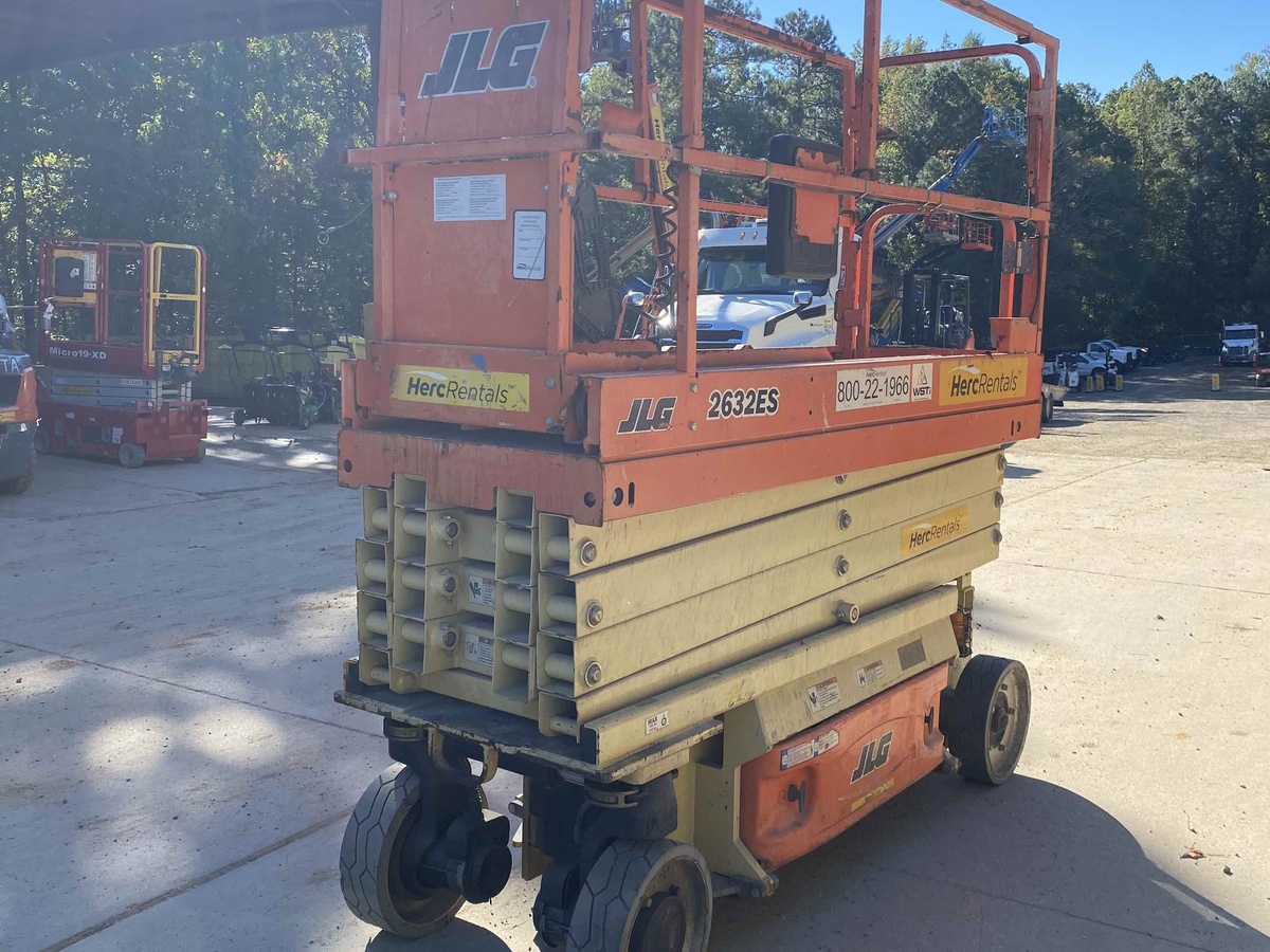 2018 JLG 2632ES-1