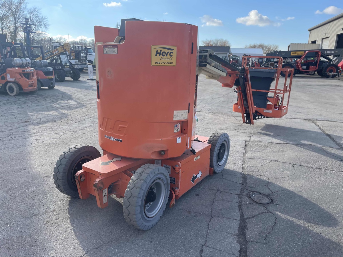 2016 JLG E300AJP-6