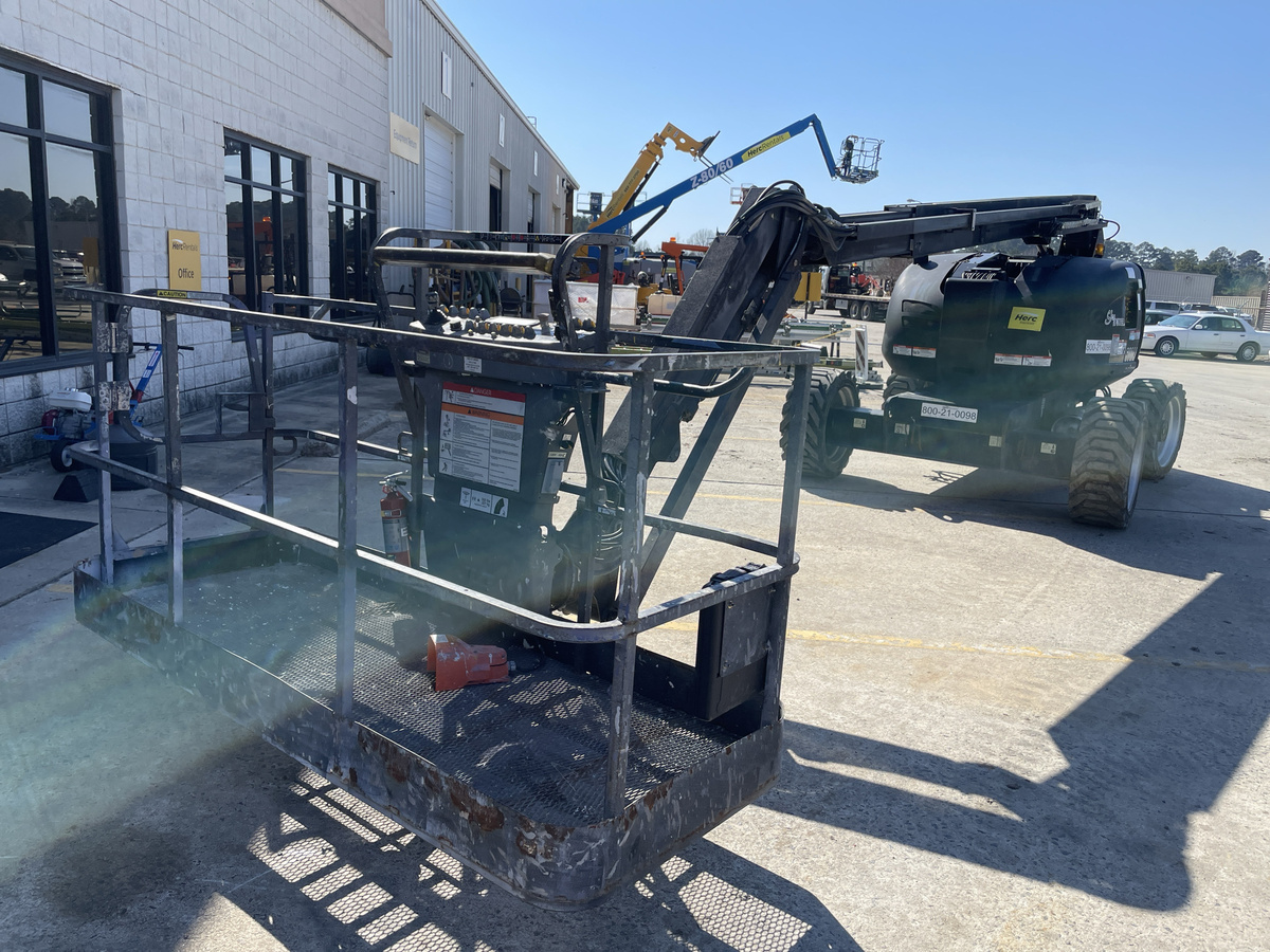2018 JLG 600AJ-4